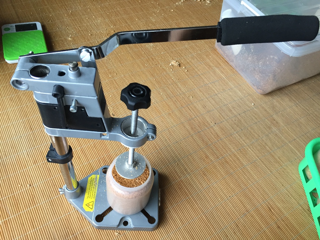 自作 菌糸ビン プレス機 注文 菌糸プレス機 自作 クワガタ カブト 菌糸