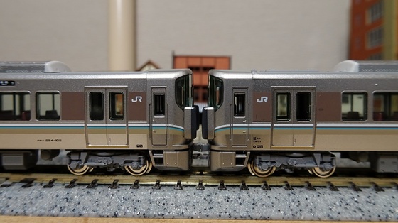 KATO 225系100番台「新快速」 8+4両フル編成！ - ビスタ模型鉄道