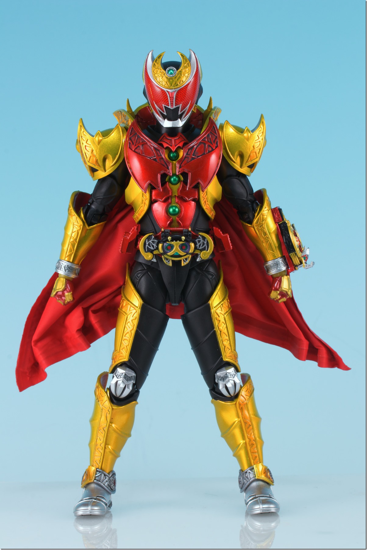 仮面ライダーキバ エンペラーフォーム 紅渡 フィギュア SHF 真骨彫