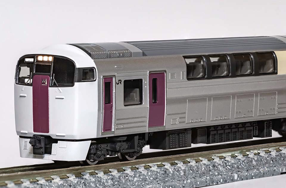 TOMIX 215系 2次車 入線 - Ichibata's Workshop