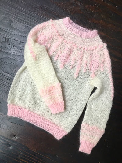 3つめのholidayと「食器」模様のロピ風セーター完成！ | クロマニア