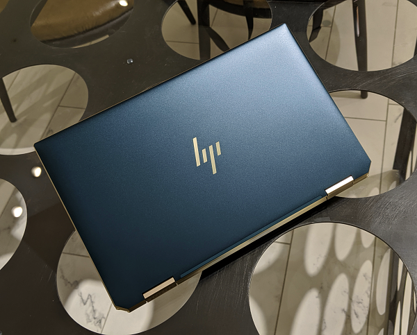 フォトレビュー】HP Spectre x360 13-aw0000（ポセイドンブルー）の