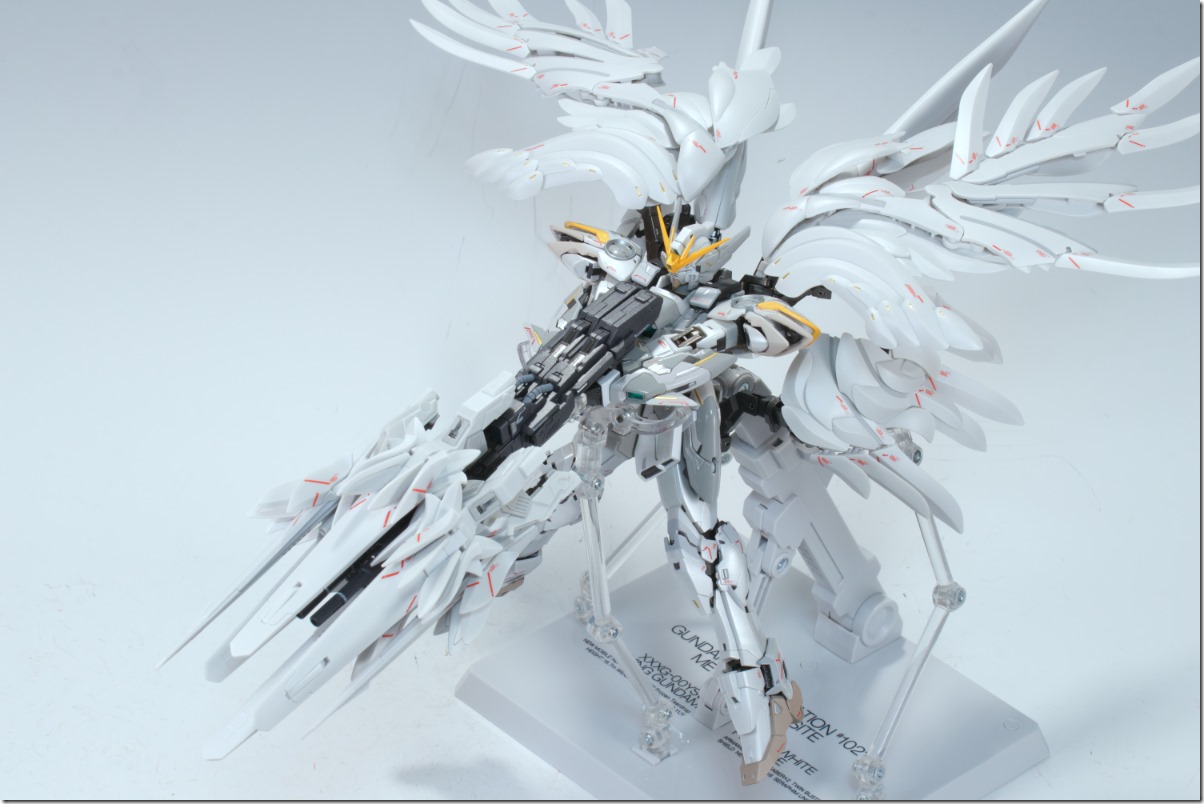 ガンダム スノーホワイト】裕*様 L COMPOSITE ウイングガンダムスノー