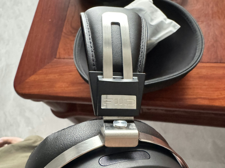 FIIO、上位モデルだけど完全に別物となる平面磁界型ドライバーの