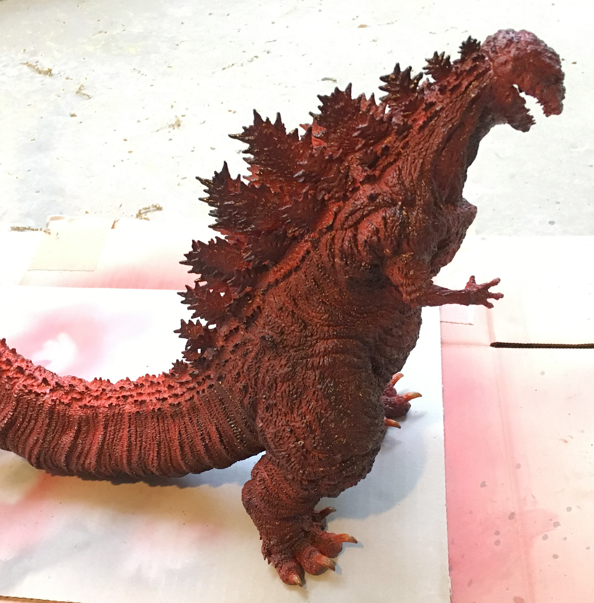 酒井ゆうじ造型工房『23cm シン・ゴジラ』 爪の塗装・全身に黒の