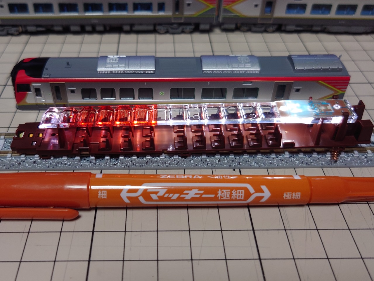 TOMIX製JR四国2700系をちょっとかっこ良く仕上げる小加工｜Kojicstage