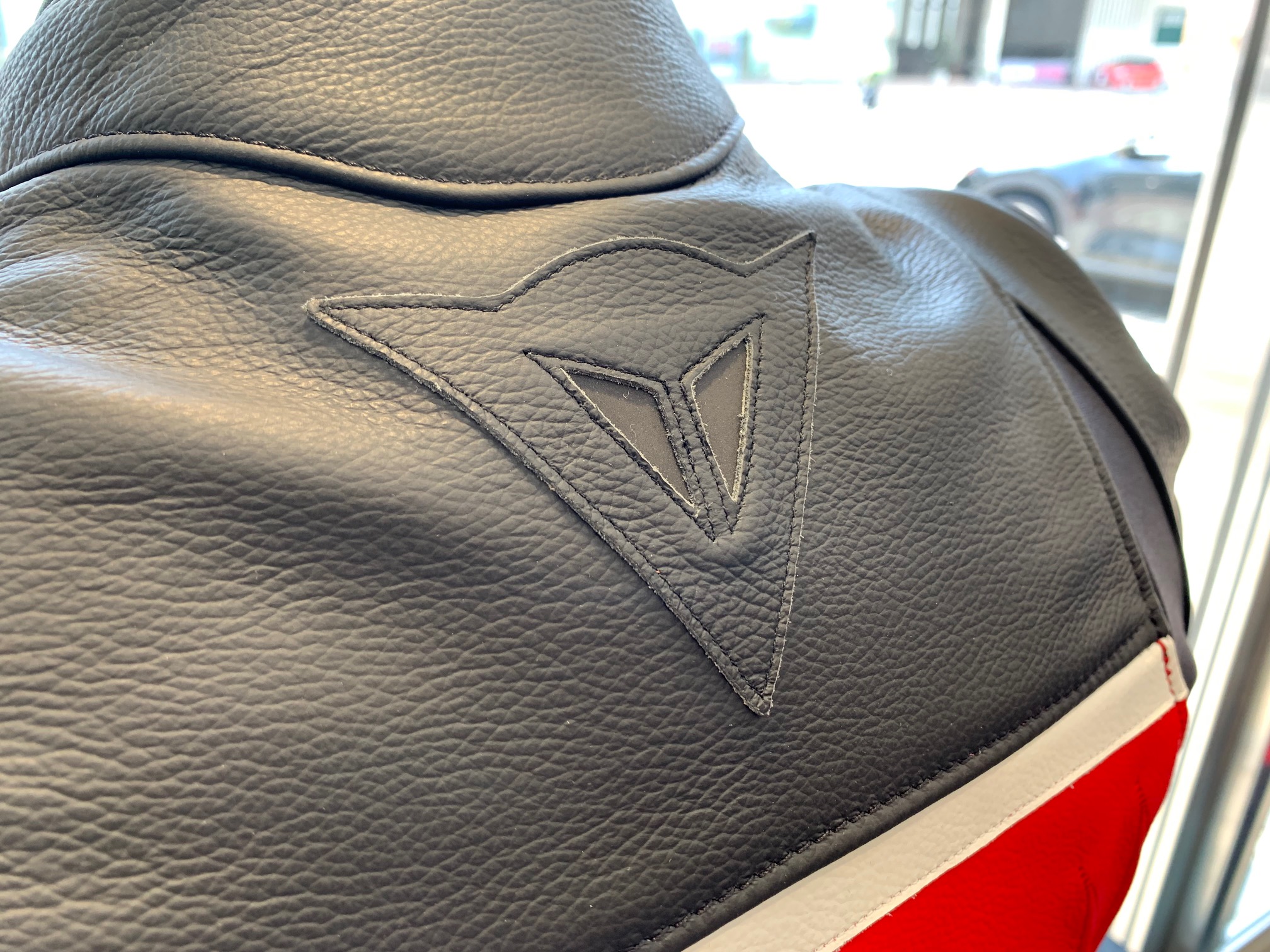 高い人気を誇るスポーツレザージャケット