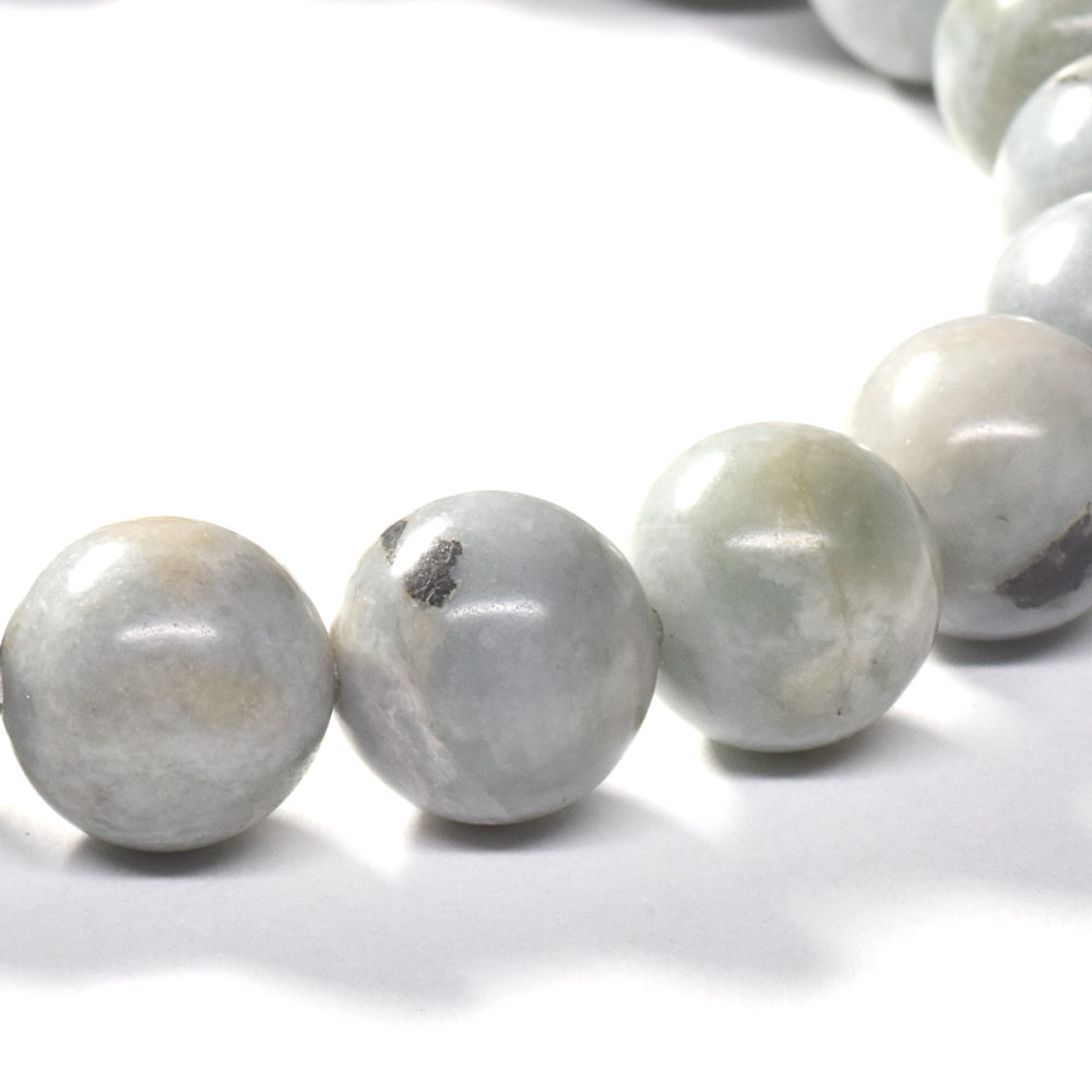 鳥取県の国産ヒスイ「若桜翡翠」— 淡青の柔らかな輝きを持つ、枯渇した