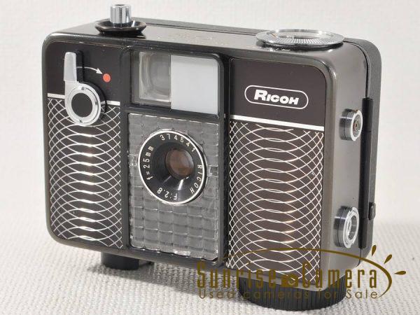 RICOH（リコー）AUTOHALF／レトロフューチャーなカメラはぜんまい