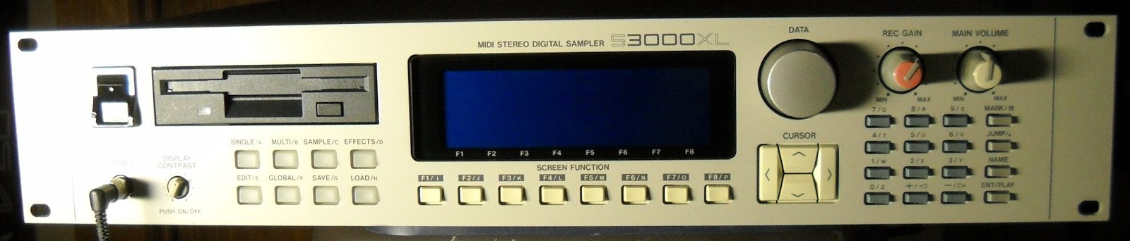 サンプラー AKAI S3000XL ELバックライトからLEDバックライトに交換