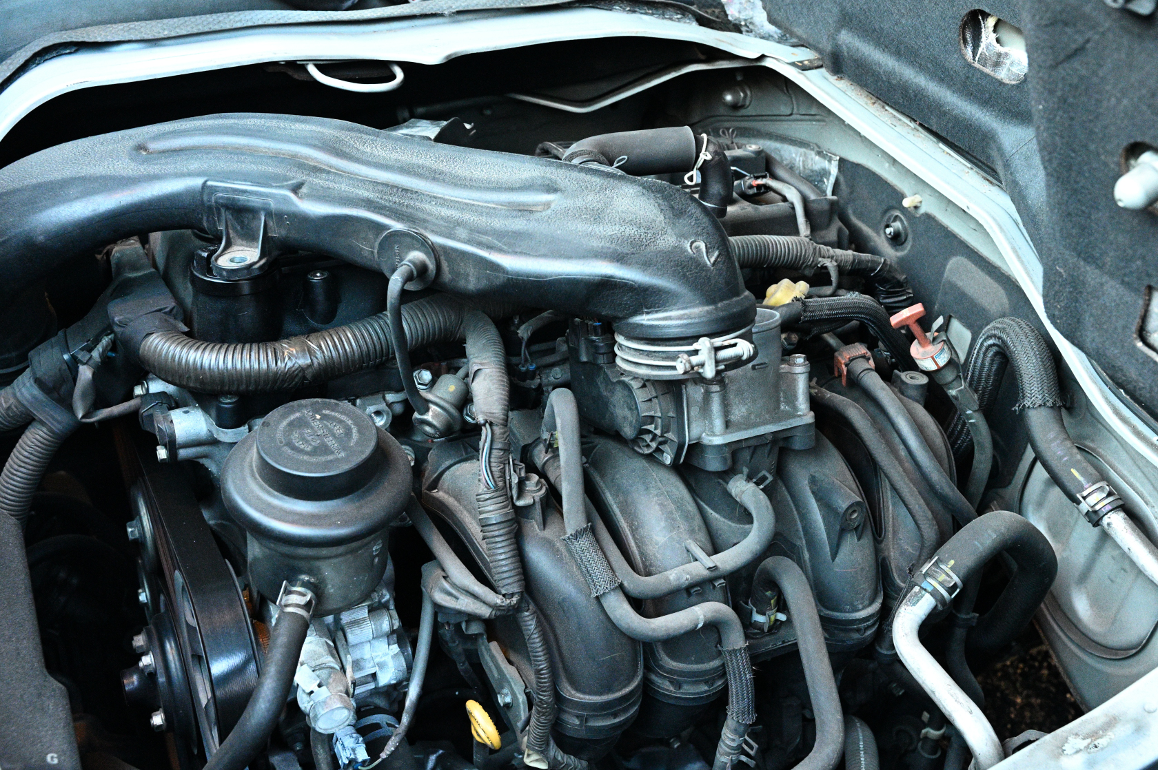 TOYOTA200系ハイエース】イグニッションコイル＆スパークプラグ交換