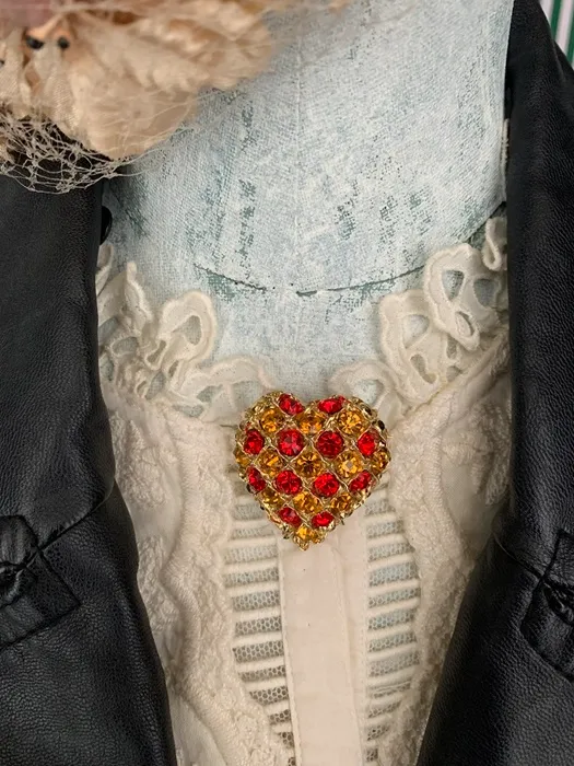 ヨーロッパ・アメリカで出会ったヴィンテージ ブローチ | Blue Swallow