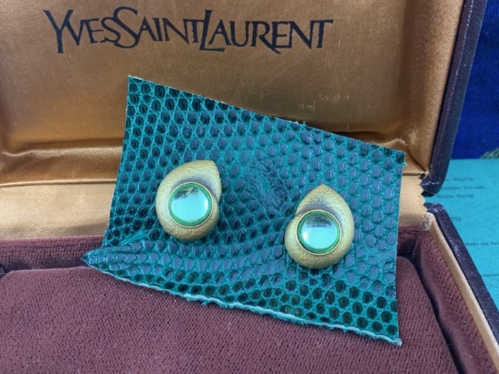 YSL イヴ・サンローラン ブローチ・イヤリングセット 希少価値 大きい