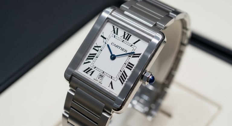 カルティエのベルト交換で革から金属へ！愛用の時計を自分で変身させる