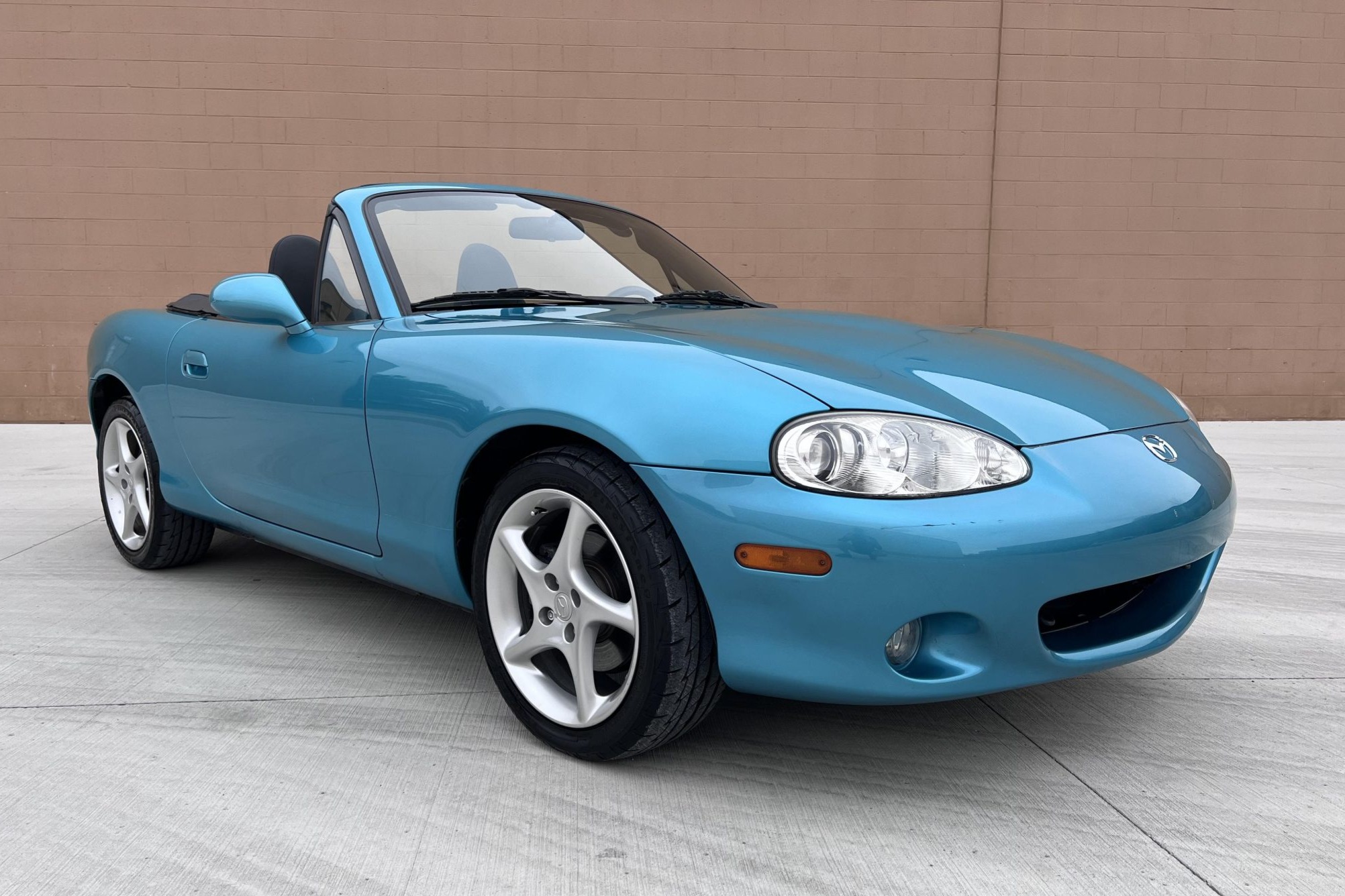 17k-Mile 2003 Mazda MX-5 Miata LS 6-Speed for sale on BaT Auctions