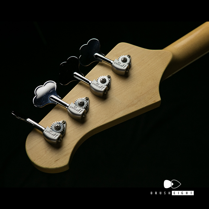 Brush eight / 【SOLD】LAKLAND SL44-75 Darryl Jones “Lake Placid Blue”