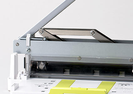 コンパクト断裁機 PK-213［特長］｜手動断裁機｜切る用品｜製品情報