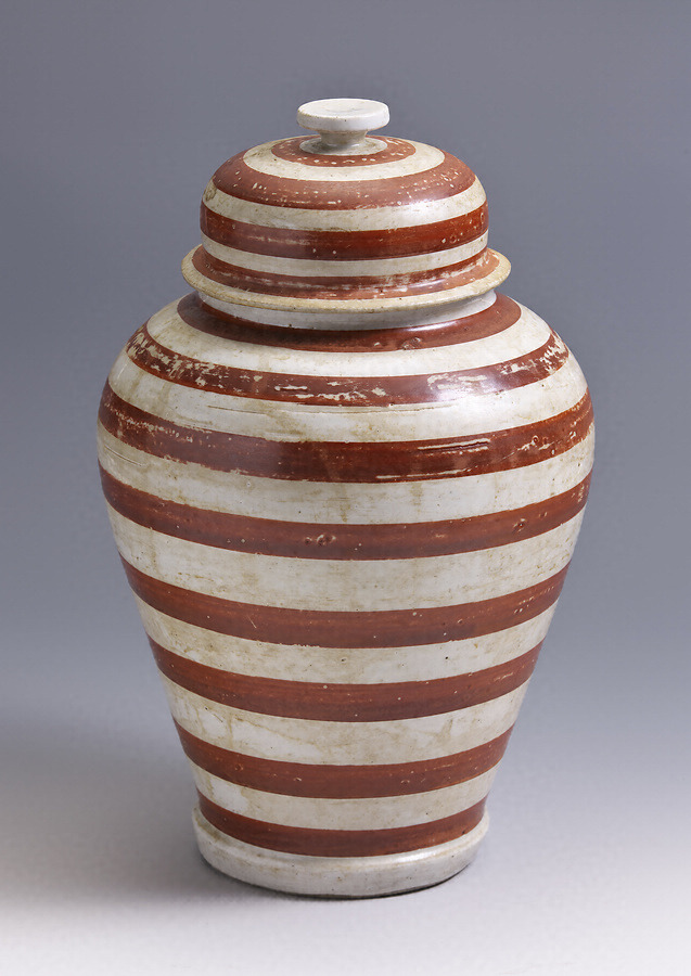 古伊万里沈香壺 文化遺産オンライン