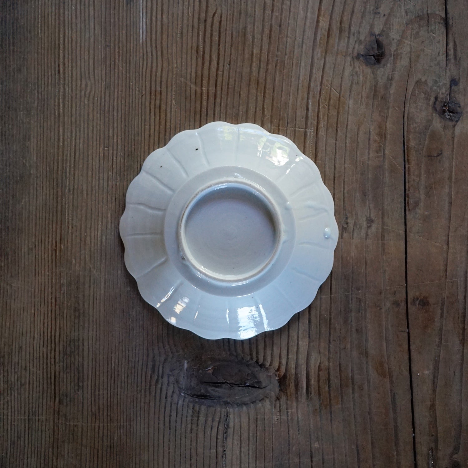 白磁型打 5寸菊花皿 – 文祥窯 BUNSHO-GAMA