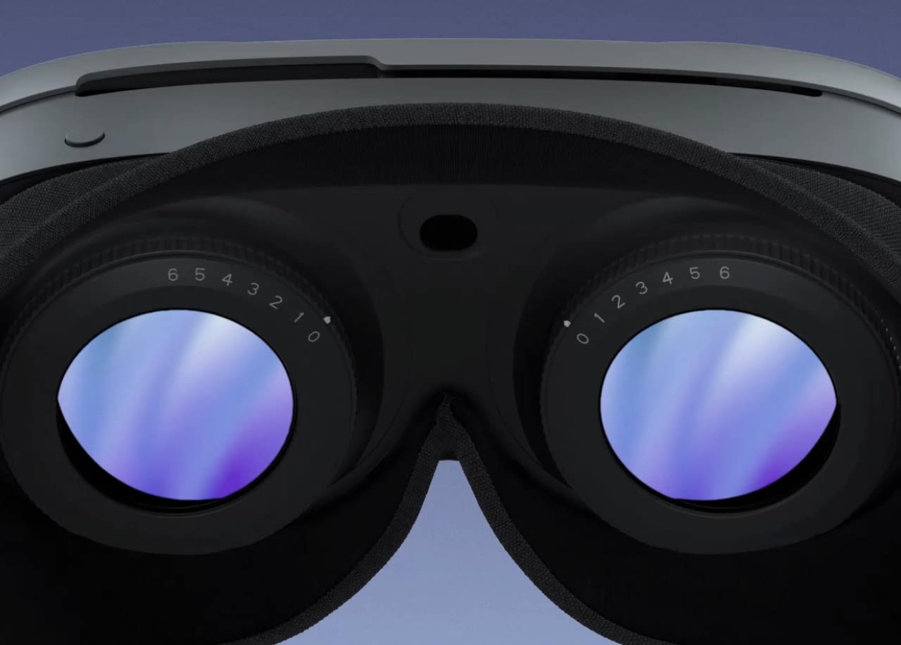 VIVE XR Elite - 変形できるオールインワン型XRヘッドセット | VIVE