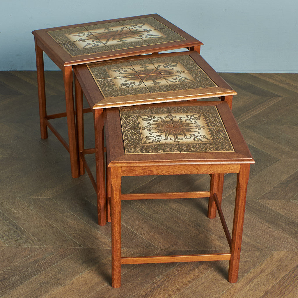 ヴィンテージ ルーマニア タイルトップ ネストテーブル オーク サイド