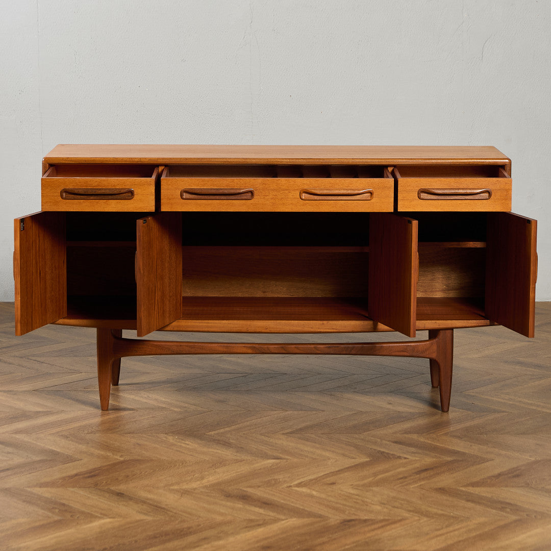 ○ ピッツァ G-PLAN Fresco脚付きサイドボード ○ ピッツァ G-PLAN