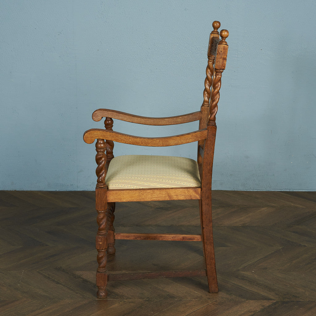 イギリスアンティーク アームチェア ジャコビアン様式動物脚張替済ソファ