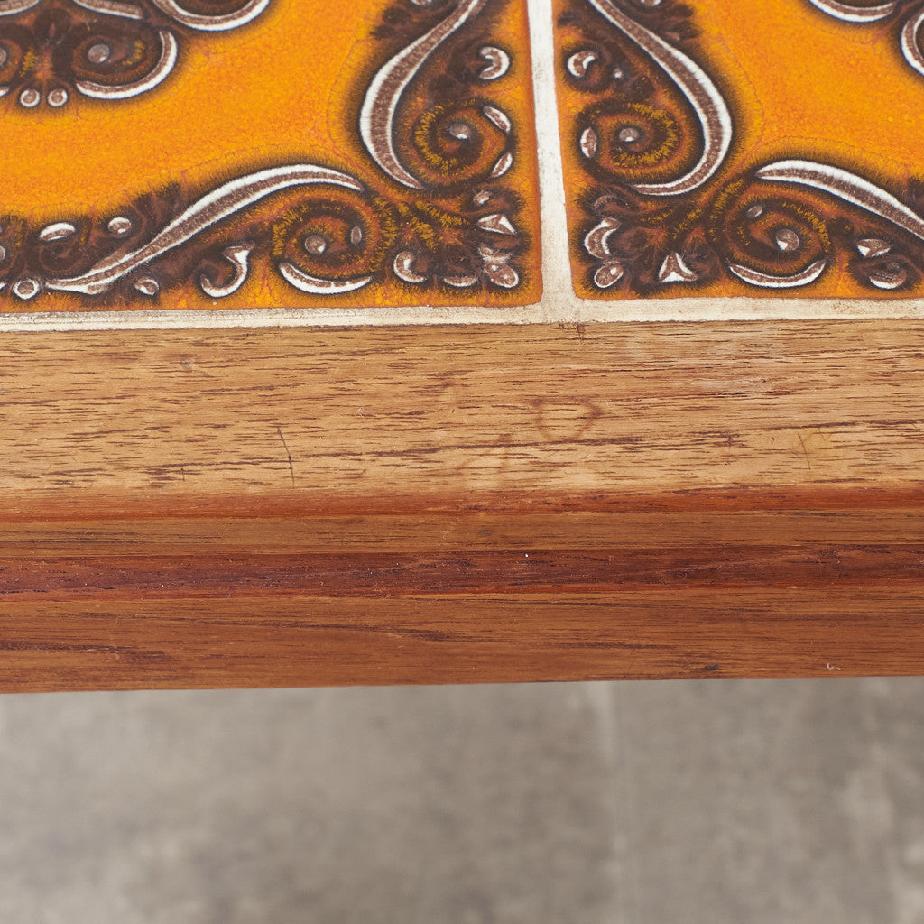 シャークアタック購入】タイル天板 アンティーク ローテーブル