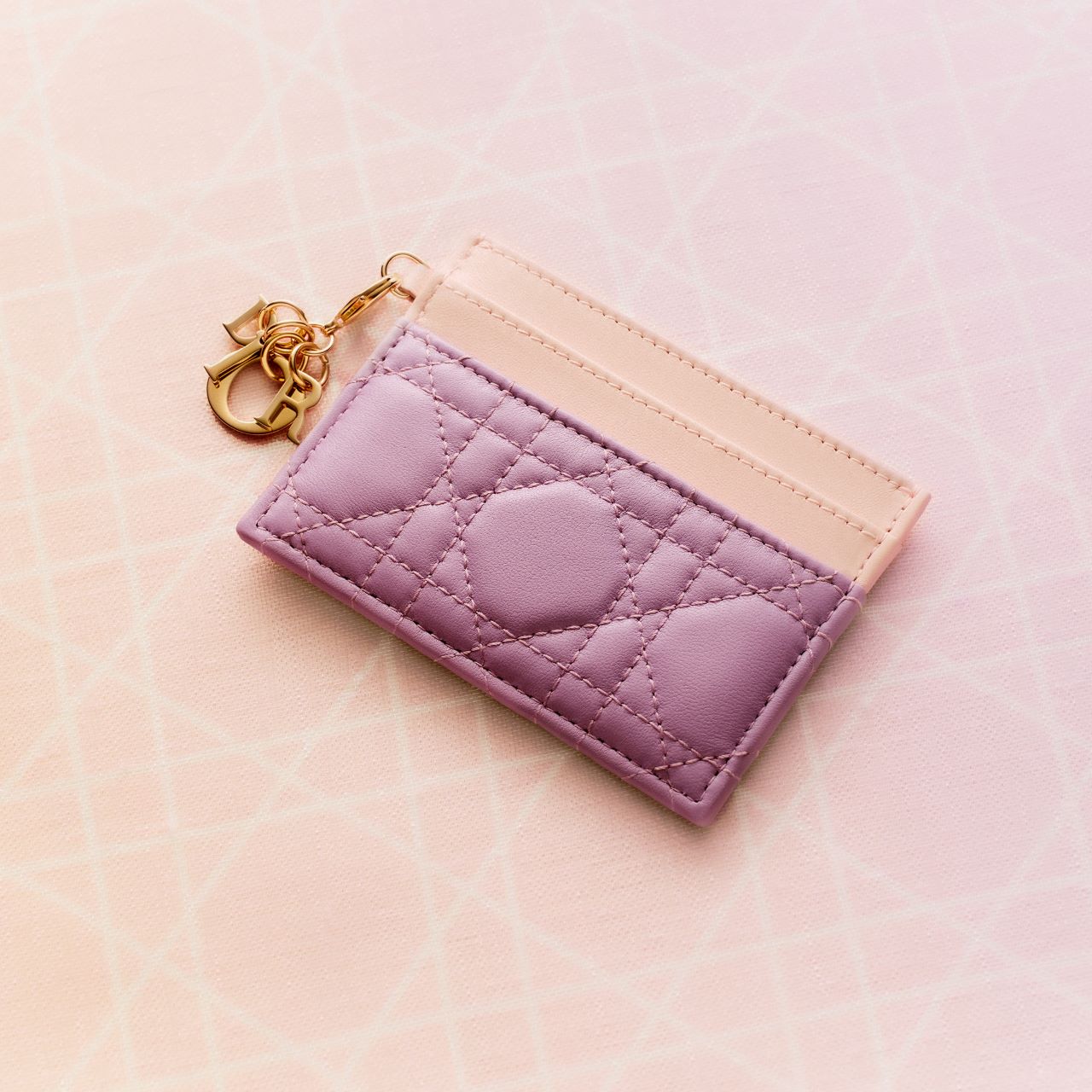 DIOR新作財布】幸運を運ぶ♡ハートモチーフの「カナージュ」がかわい