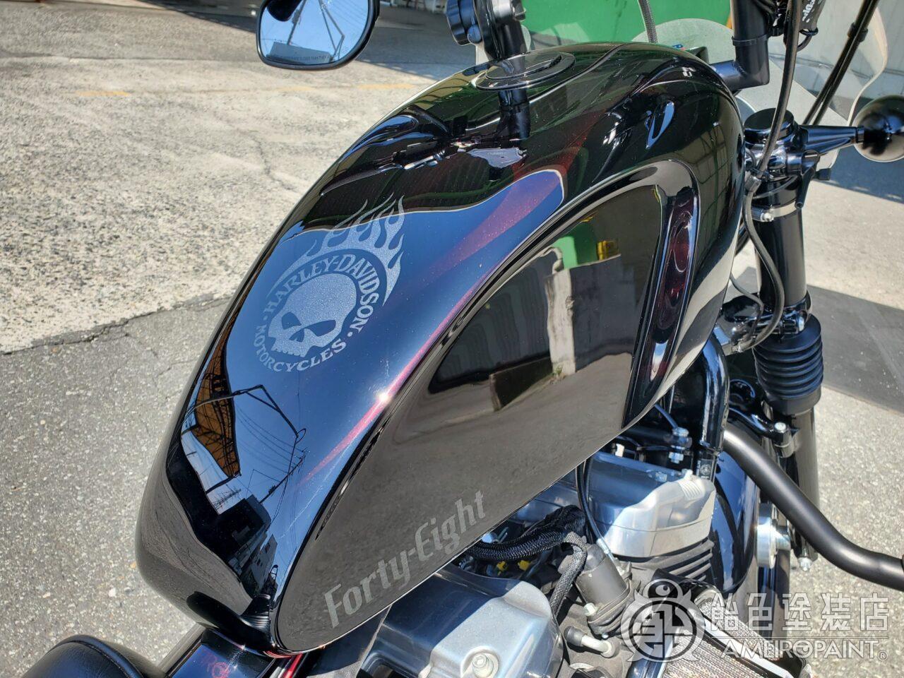 カスタムペイント ハーレー レガシータンクにレッドのゴースト