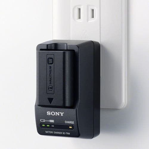 SONY アクセサリーキット（単品バッテリー「NP-FW50」／チャージャー