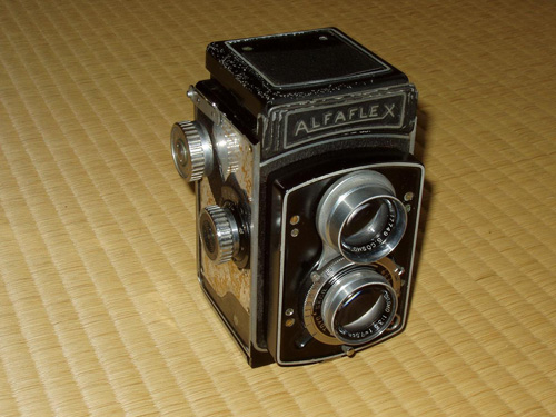 わたしのカメラ三昧 第8回 二眼レフカメラ Alfaflex | トイラボカフェ