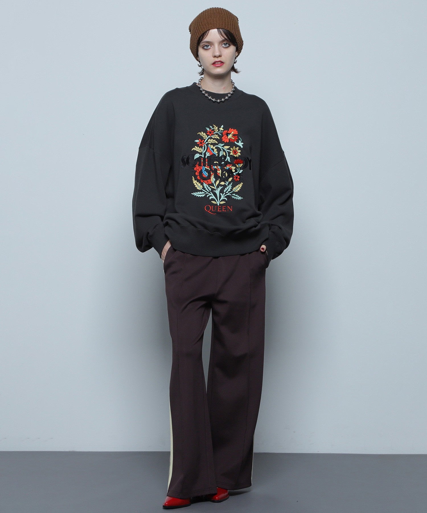 QUEEN エンブロイダリービッグスウェット – calif（カリフ）公式サイト