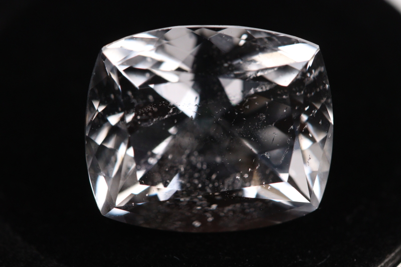 完全透明！超ビッグサイズ12.4ct！最高波動ロシア産フェナカイト