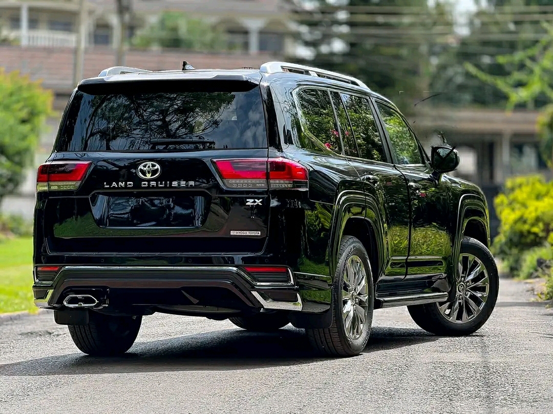Buy used toyota land cruiser black car in kampala in uganda