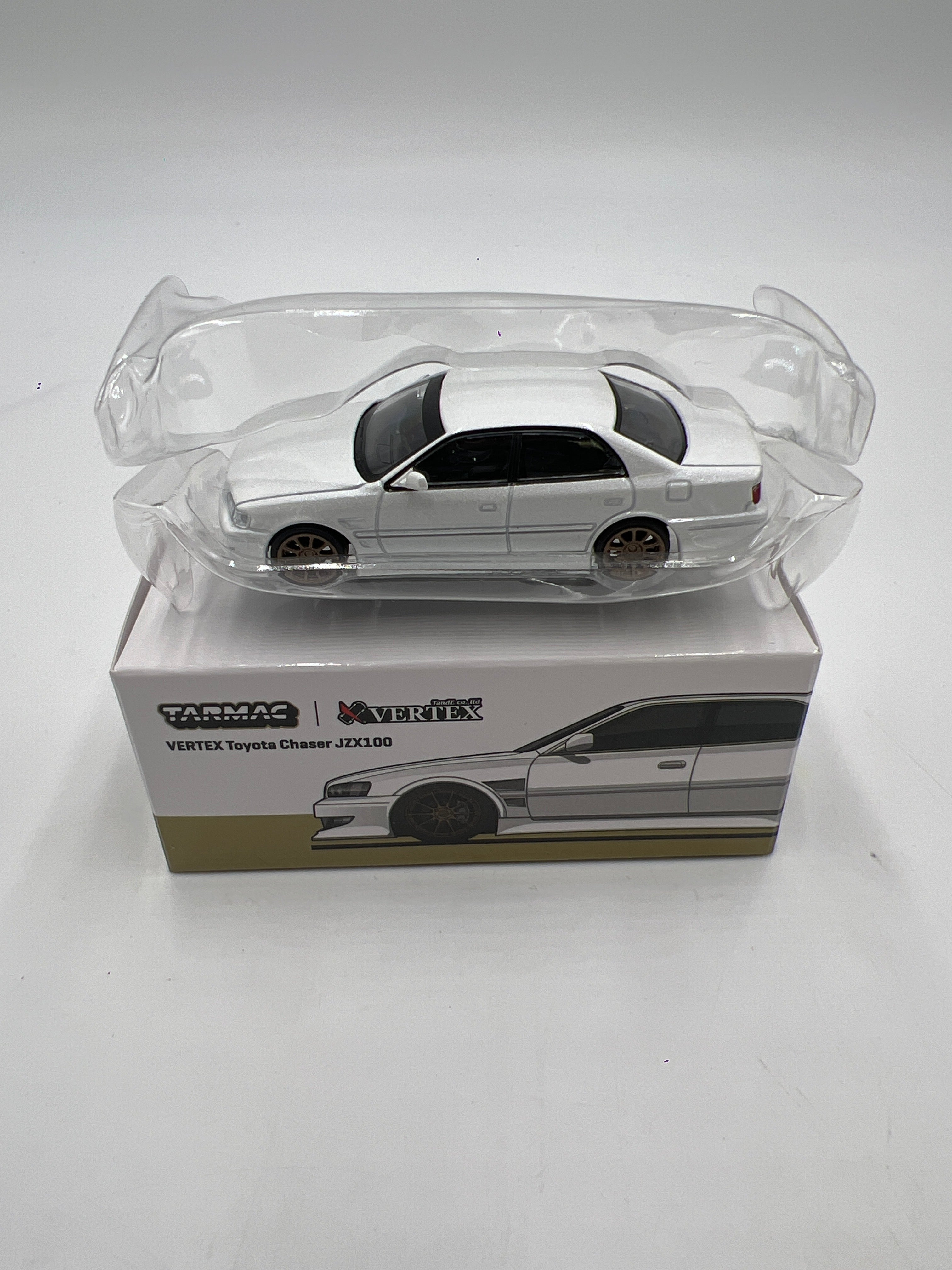 Tarmac Works x Vertex Global64 Toyota Chaser JZX100 White