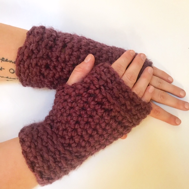 Cosy Fingerless Gloves: Free Pattern. - Carroway Crochet