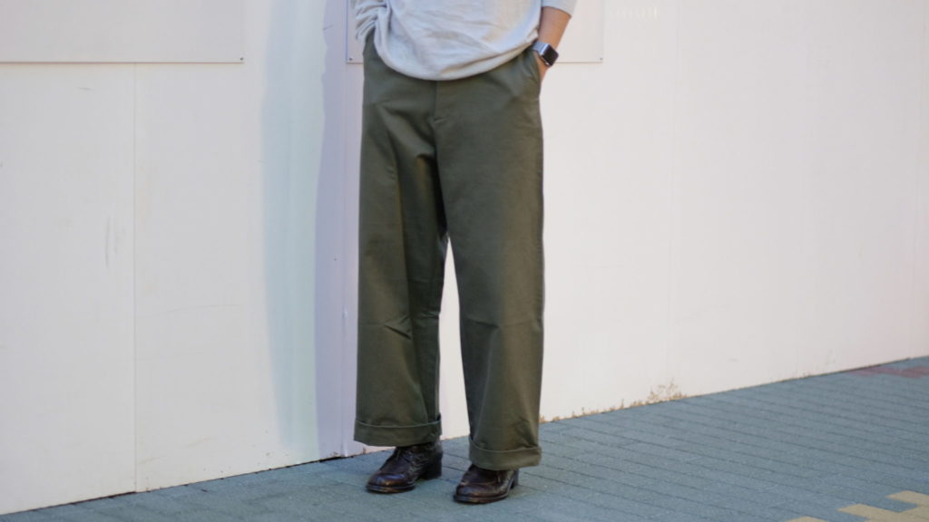 WASHED FINX CHINO WIDE PANTS (AURALEE) | CATHEDRAL（カセドラル）