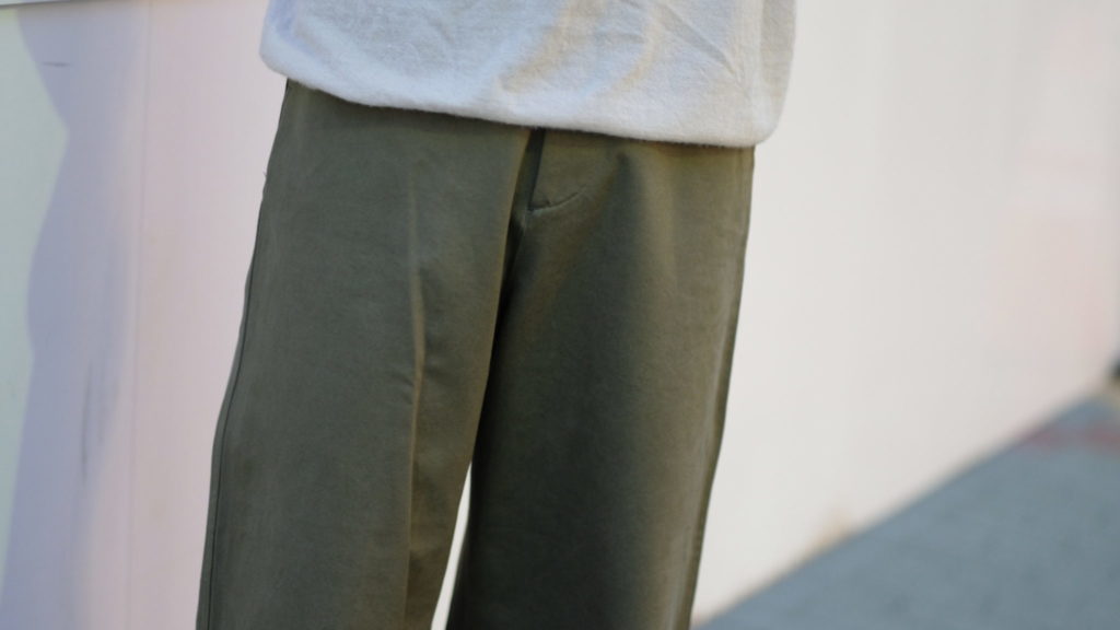 WASHED FINX CHINO WIDE PANTS (AURALEE) | CATHEDRAL（カセドラル）