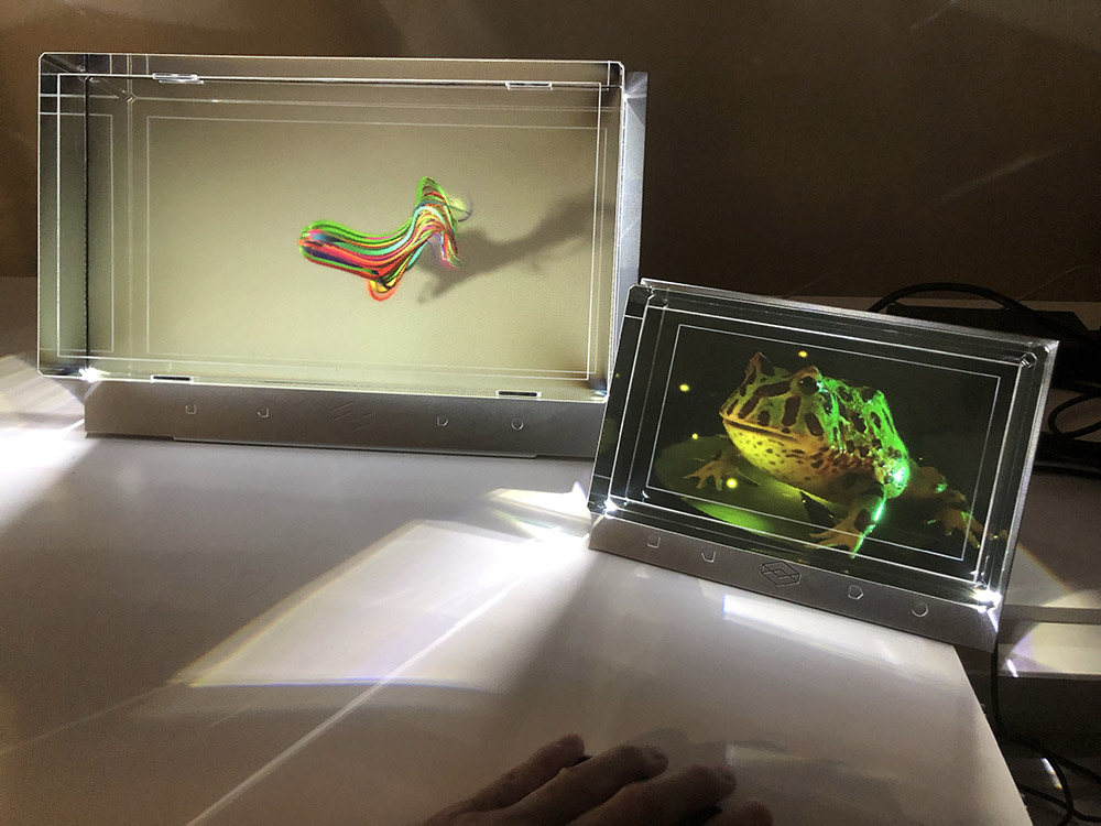 未来の立体表示が現実に！ 話題のホログラムディスプレイに