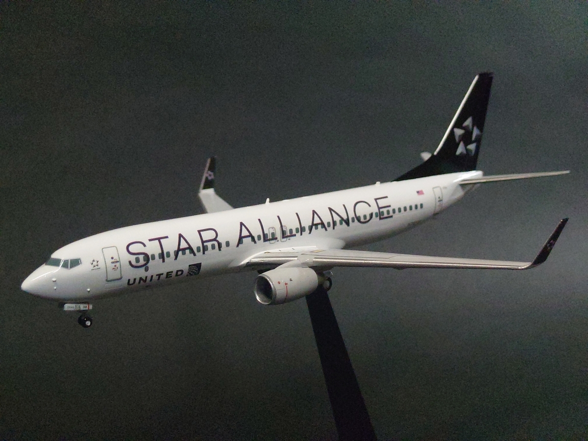 ハセガワ 1/200 737-800 スターアライアンスカラー ユナイテッド航空