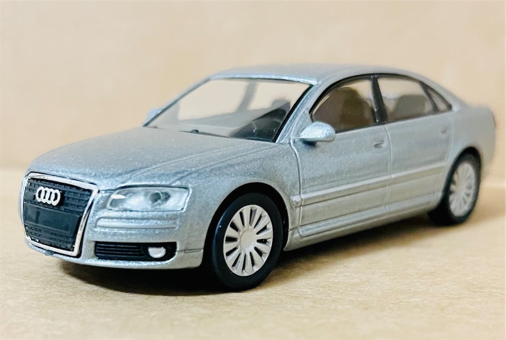 Audi A8L W12 ミニカー コレクション Audi A8L W12 ミニカー