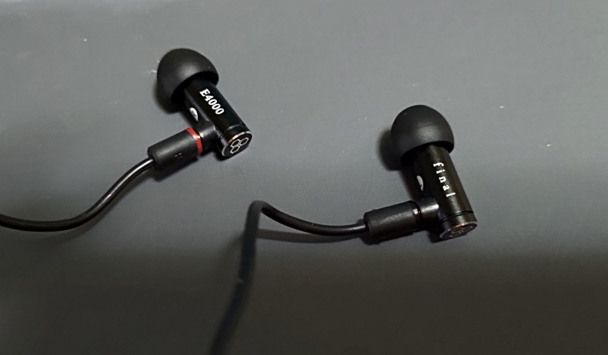 final E4000 + おまけmmcxケーブル 2m E4000｜final-イヤホン