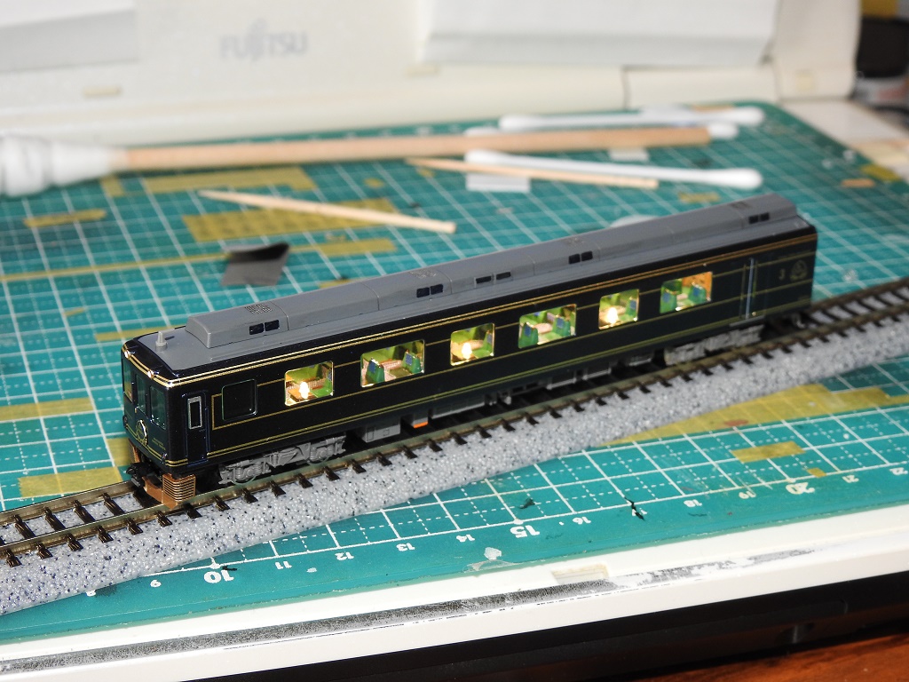 グリーンマックス】近鉄16200系”青の交響曲” 室内灯を取り付け - 新