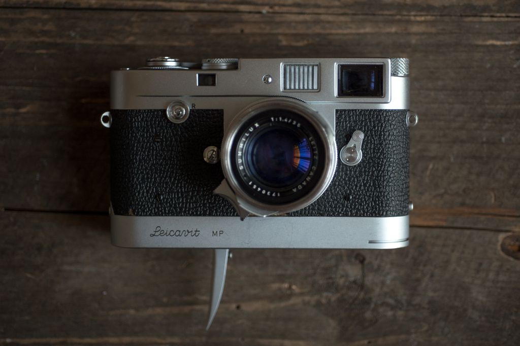Leica M2とLeicavit MP -