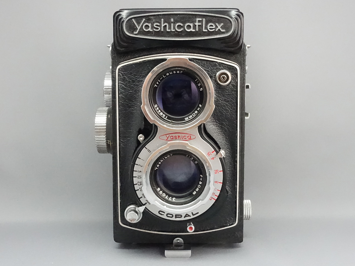 フィルムカメラ Yashicaflex 初の二眼レフ『ヤシカフレックスC型