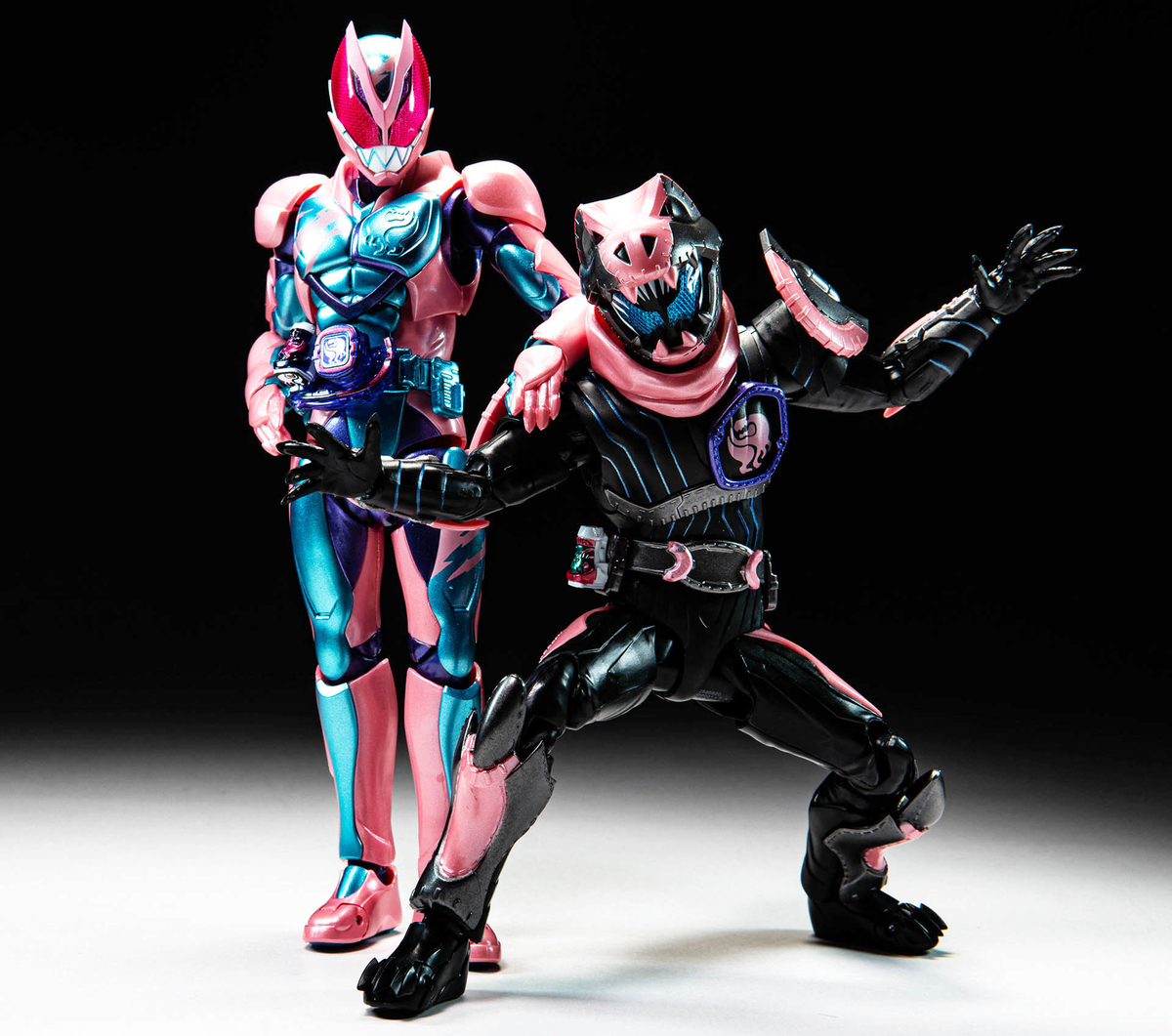 shf 仮面ライダーリバイ バイス S.H.Figuarts 仮面ライダーリバイス
