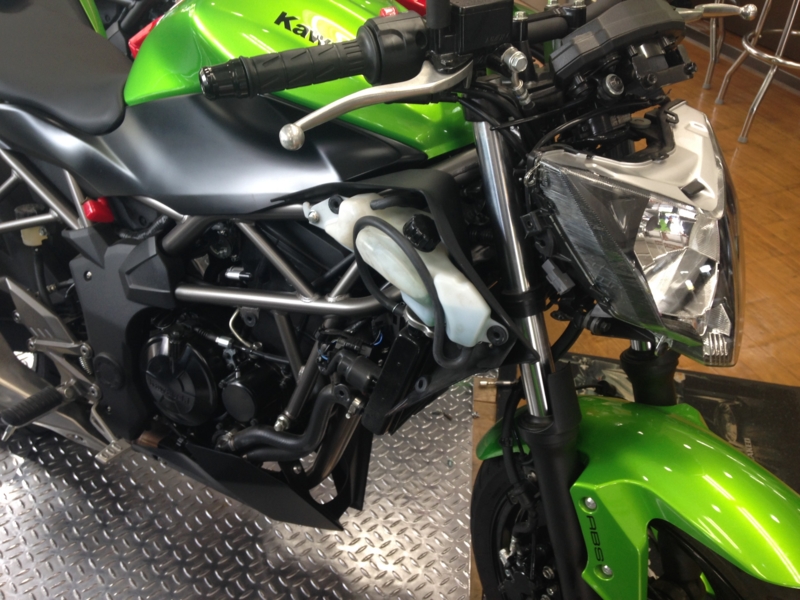 Z250SLのヘッドライト周りをNinja250SLに移植。 - K's STYLE 新着情報