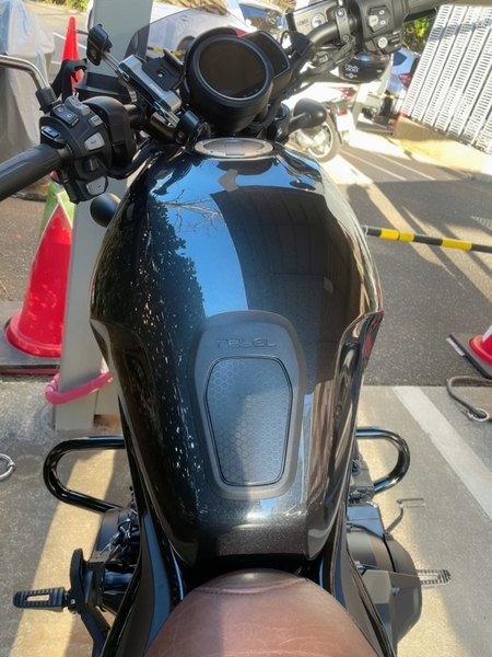 レブル1100 タンク