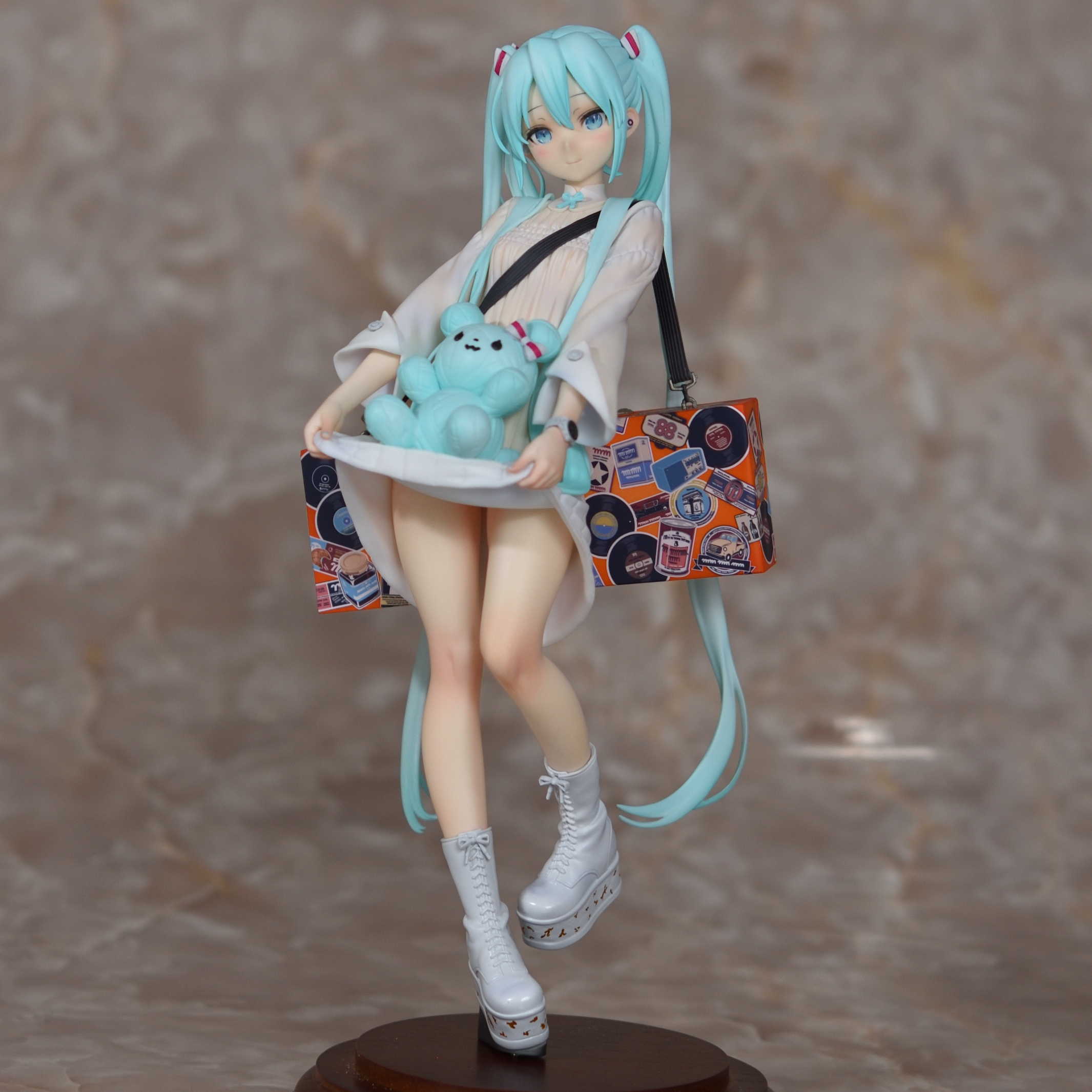 初音ミク ガレージキット A.N.S worksさんの～黒星紅白氏元イラスト